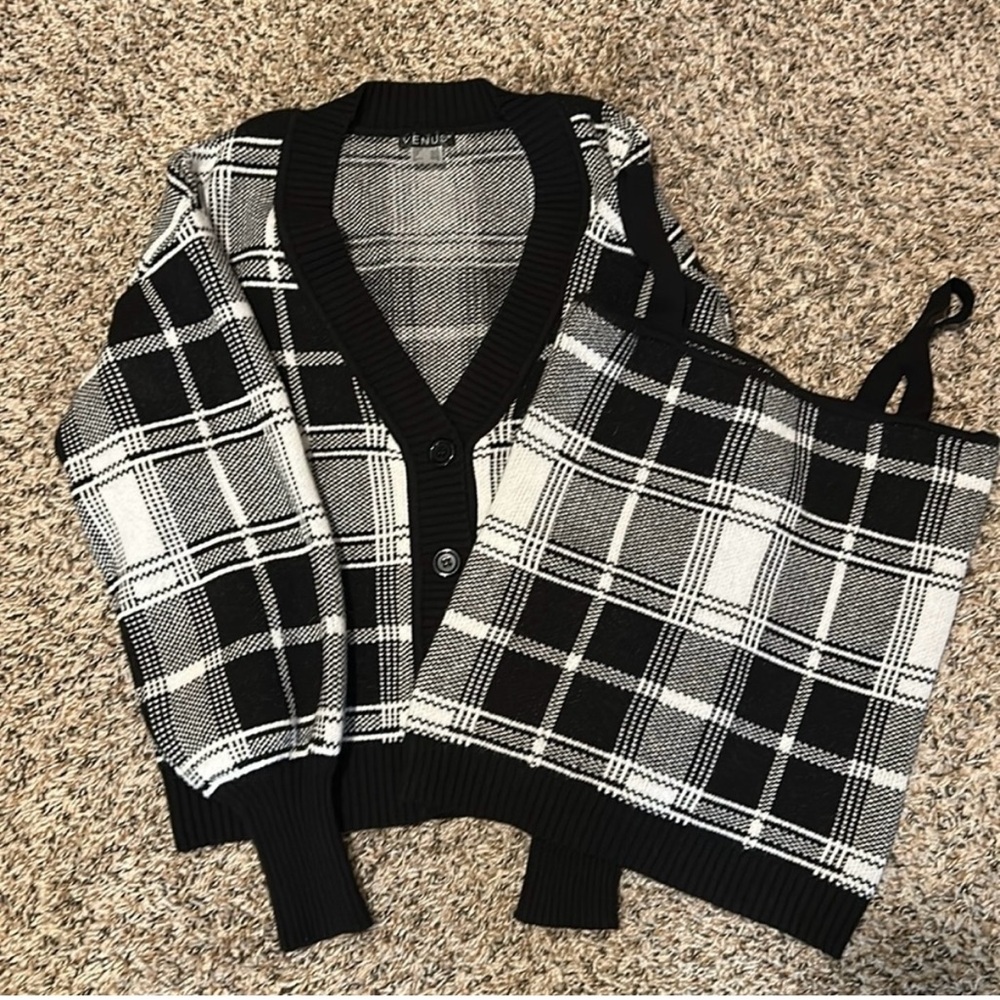 Venus Black & White Plaid Sweater Set / Size Large
